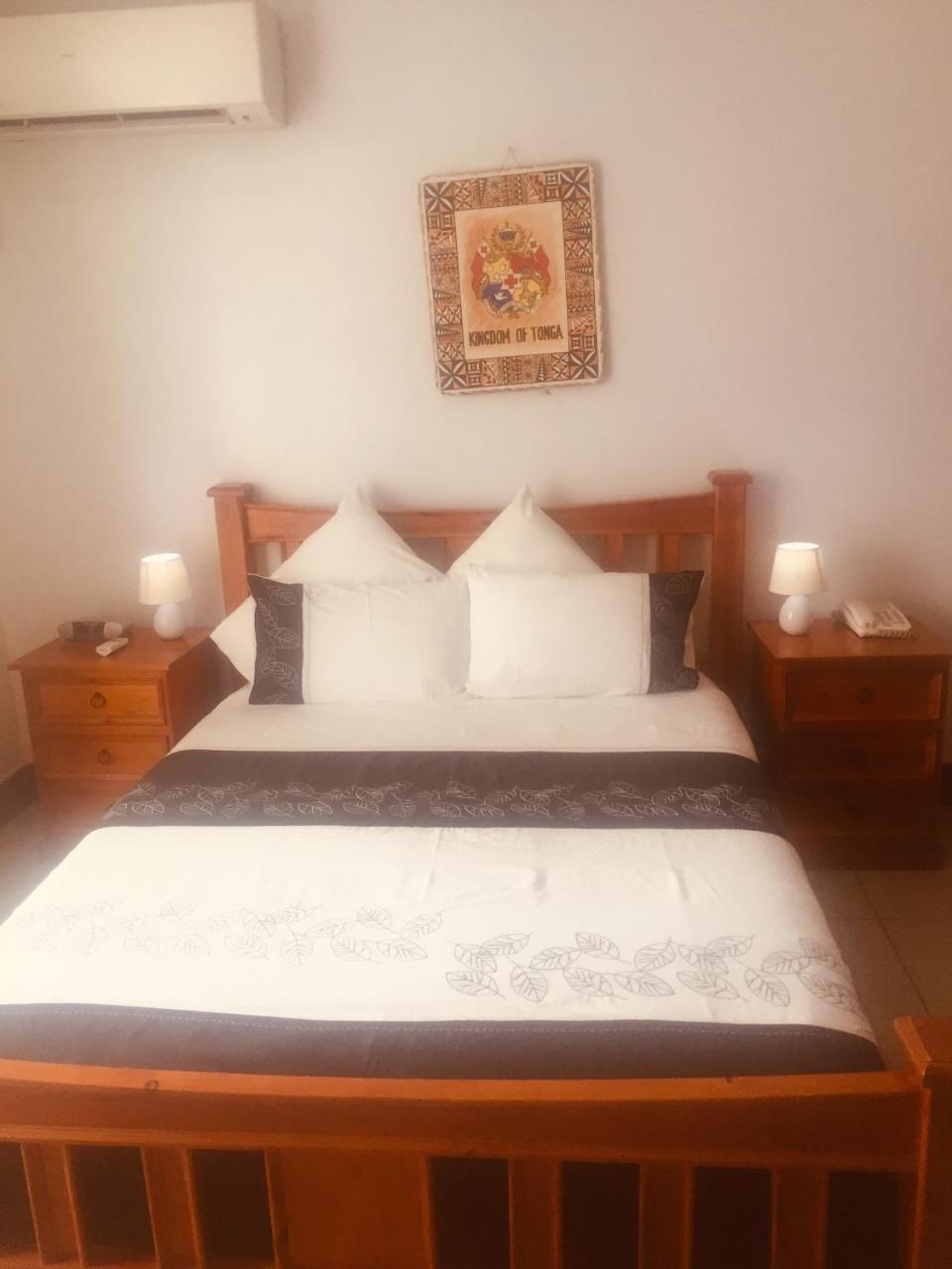 Tungi Colonnade Hotel Nuku'alofa Esterno foto
